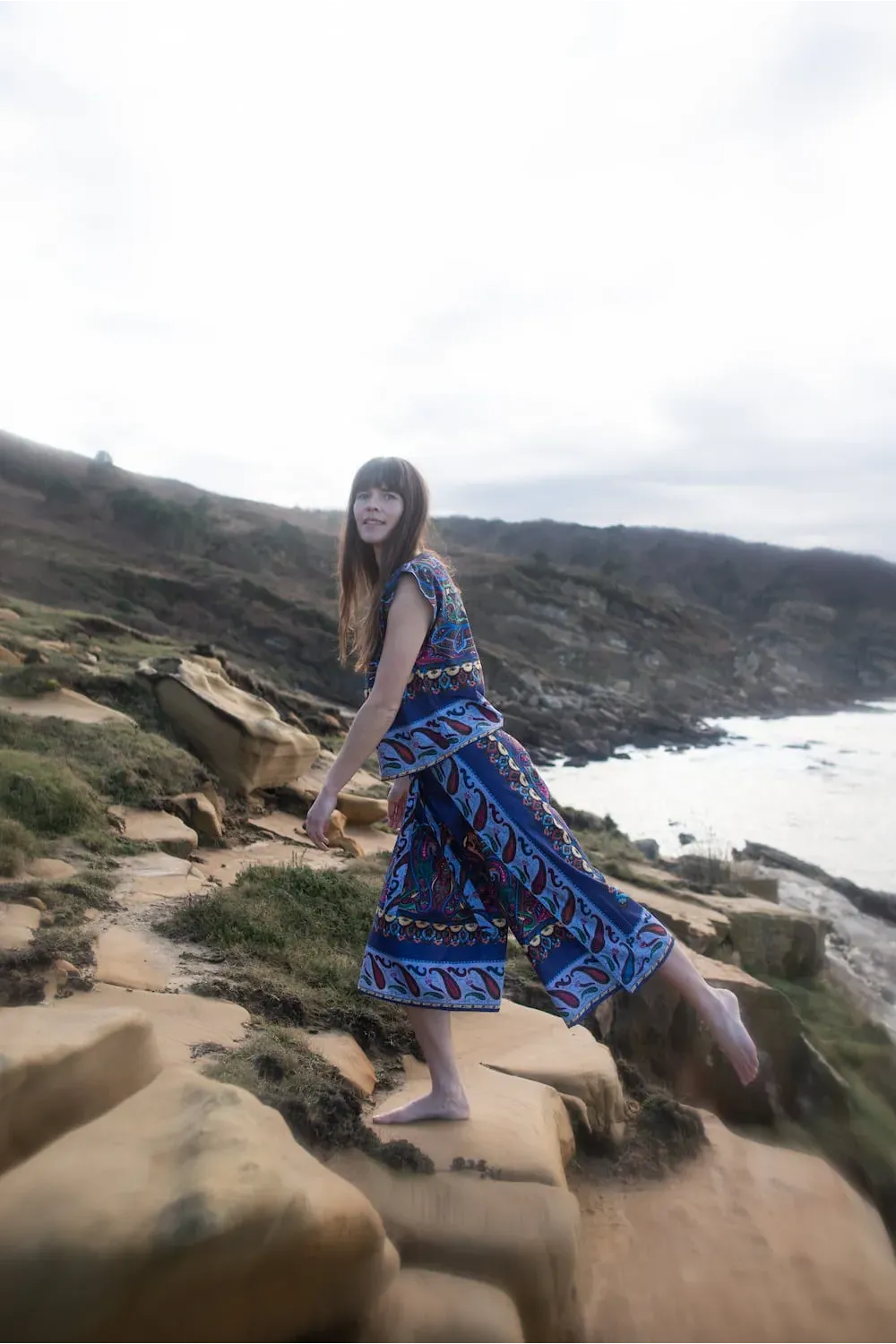 pantalon-maju-top-LAU-ZAPI-estampado-pasley-cashmere-moda-sostenible-Amarenak-algodón-moda-vasca-web2