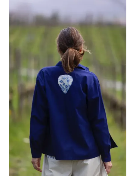 camisa worker unisex azul mahon de algodón de la colección BERGARA de Amarenak.  Hecho en Euskadi. España.