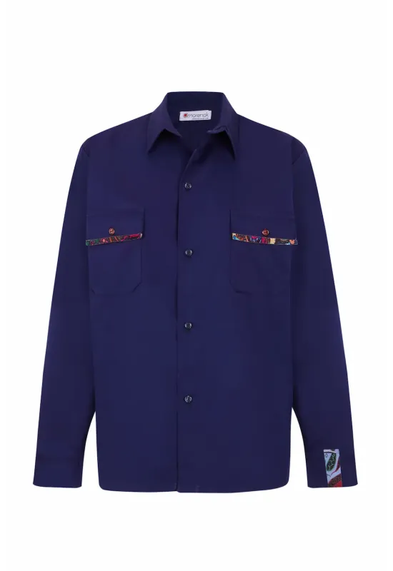 camisa worker unisex azul mahon de algodón de la colección BERGARA de Amarenak.  Hecho en Euskadi. España.