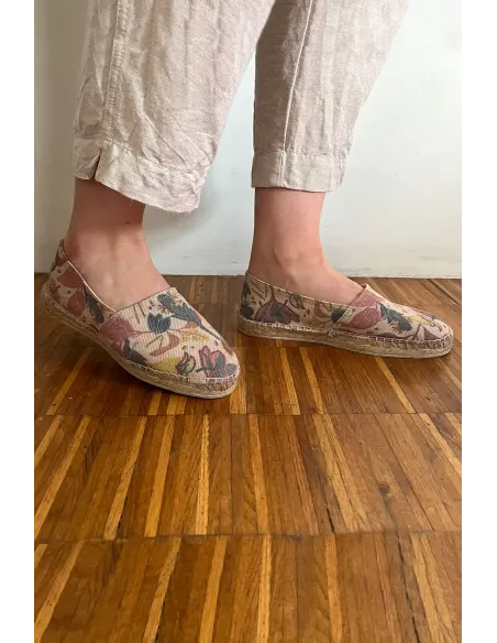 Alpargata cosida a mano de flores | Amarenak