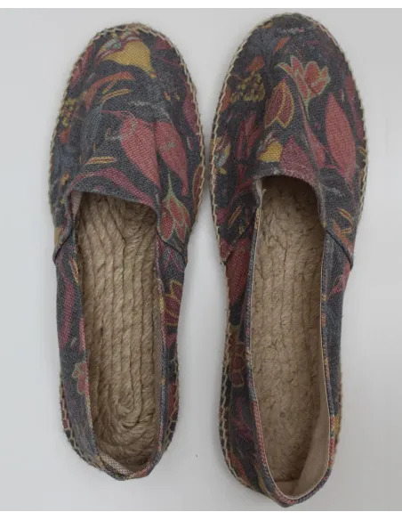 Alpargata cosida a mano de flores | Amarenak