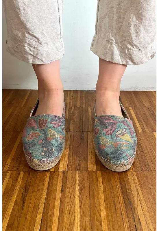Alpargata cosida a mano de flores | Amarenak 2