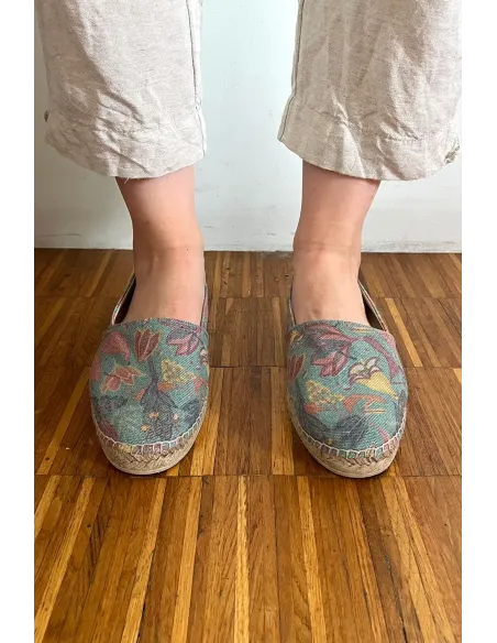 Alpargata cosida a mano de flores | Amarenak
