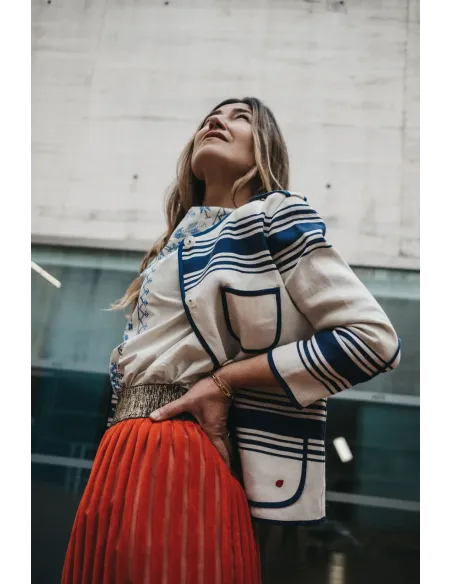 sobrecamisa-chaqueta-kaiku-KAIKOUTIL-marine-Amarenak-Basque-clothing-historias-que-se-llevan-puestas