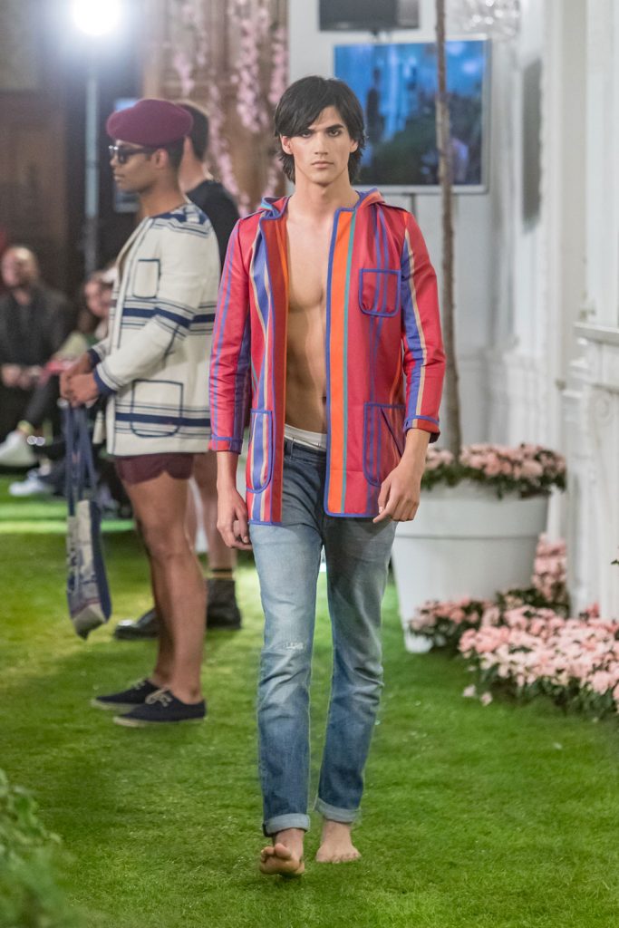 Kaikubasquero rouge, chaqueta kaiku impermebale de algodón encerado.