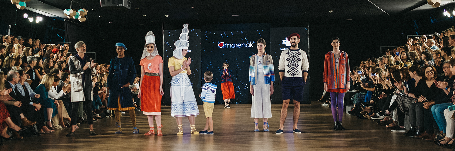 desfile kutxakultur Amarenak otoño invierno 2019 2020 en el Museo Cristobal Balenciaga