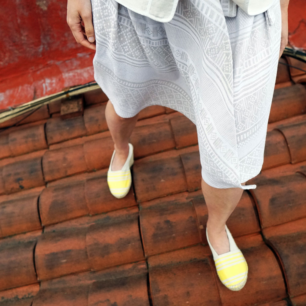 falda ELKANO de Amarenak inspirados en bordados tradicionales vascos