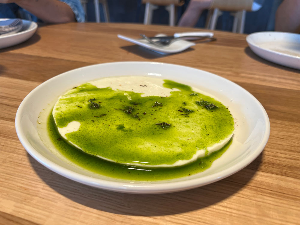 queso-idiazabal-muka-gastronomia-vasca-grupo-ixo-Amarenak-moda-vasca-Euskadi