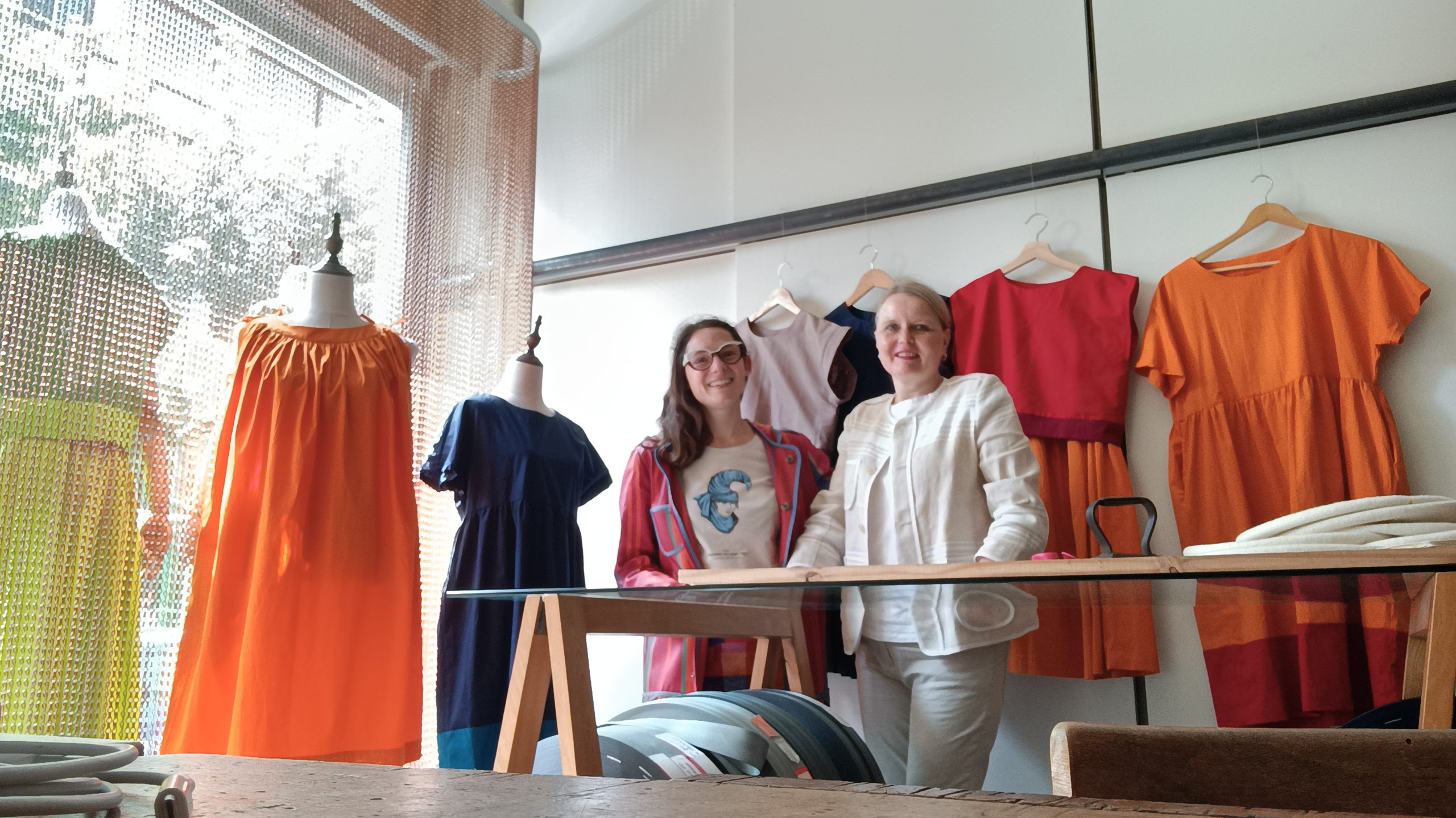 TYTTI-THUSBERG-Entrevista-a-la-disenadora-de-moda-sostenible-artesana-y-fundadora-de-Slow-Bag-Historias-que-se-llevan-puestas-Oihane-Pardo-Amarenak