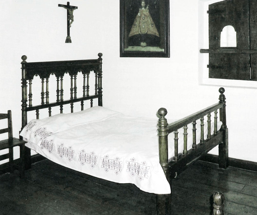 cama que inspira la historia de kardena de Amarenak en San Telmo Museoa
